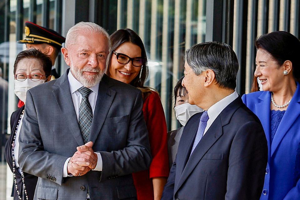 Lula afirmou que não responderia a oposição sobre esse assunto, e que a primeira-dama também não precisa se explicar/foto: Ricardo Stuckert/PR Lula afirmou que não responderia a oposição sobre esse assunto, e que a primeira-dama também não precisa se explicar/foto: Ricardo Stuckert/PR