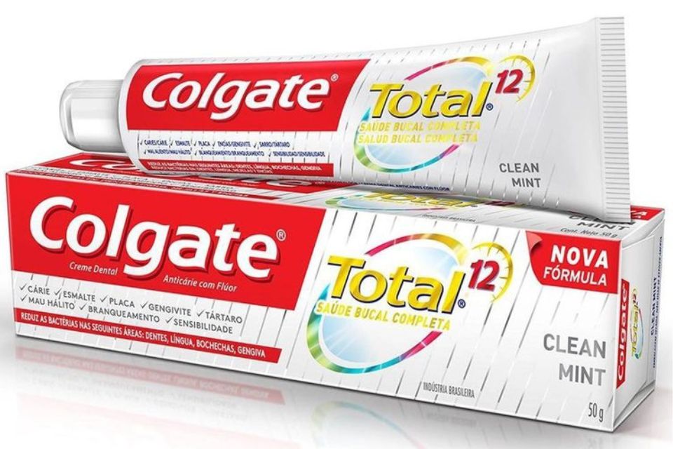 A linha de produtos Colgate Total Clean Mint substituiu a linha Total 12