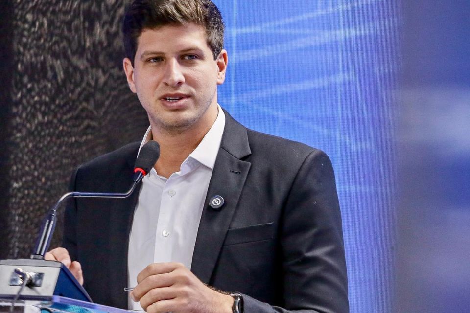O caso surgiu há uma semana, quando foi divulgado que Secretaria de Educação do Recife adquiriu 3.317 kits da MindLab/Crédito: Rafael Vieira / DP O caso surgiu há uma semana, quando foi divulgado que Secretaria de Educação do Recife adquiriu 3.317 kits da MindLab/Crédito: Rafael Vieira / DP