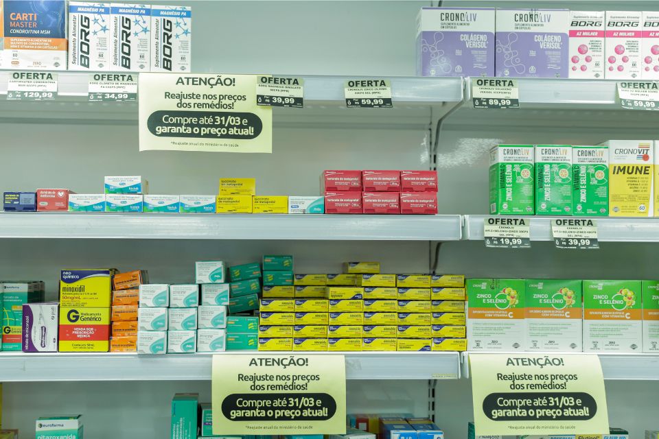A resolução permitia que os farmacêuticos prescrevessem remédios renovassem prescrições de outros profissionais/Crédito: Joédson Alves/Agência Brasil A resolução permitia que os farmacêuticos prescrevessem remédios renovassem prescrições de outros profissionais/Crédito: Joédson Alves/Agência Brasil