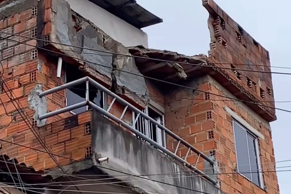 Laje caiu enquanto a idosa estava no local/Foto: @portalnodetalhe