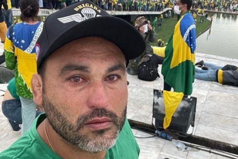 Primo dos filhos mais velhos de Bolsonaro, Léo Índio postou fotos da participação nos ataques do 8/1/foto: Reprodução/Instagram Primo dos filhos mais velhos de Bolsonaro, Léo Índio postou fotos da participação nos ataques do 8/1/foto: Reprodução/Instagram