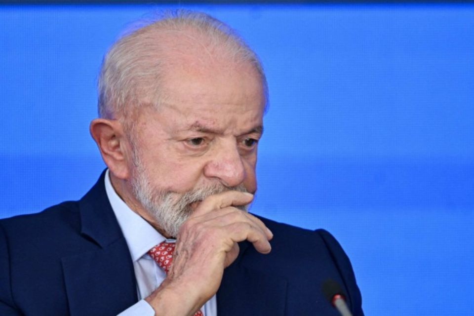 Para 56% dos eleitores, o governo Luiz Inácio Lula da Silva está levando o Brasil na direção errada