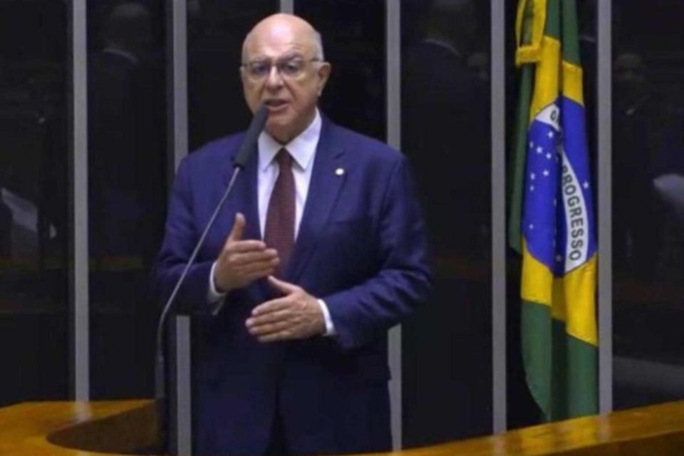 Oposição chegou a tentar obstruir a votação do relatório apresentado pelo deputado Arnaldo jardim, mas acordo deu celeridade à tramitação/Crédito: Divulgação Oposição chegou a tentar obstruir a votação do relatório apresentado pelo deputado Arnaldo jardim, mas acordo deu celeridade à tramitação/Crédito: Divulgação