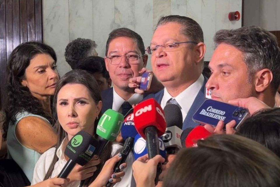 Segundo Sóstenes, o recurso é fundamental para defender a prerrogativa funcional do artigo 53 da Constituição, que, em sua avaliação,