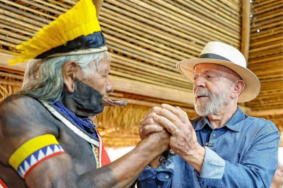 Raoni tamb&eacute;m pediu para Lula pensar em seu pr&oacute;ximo sucessor/foto: Ricardo Stuckert / PR