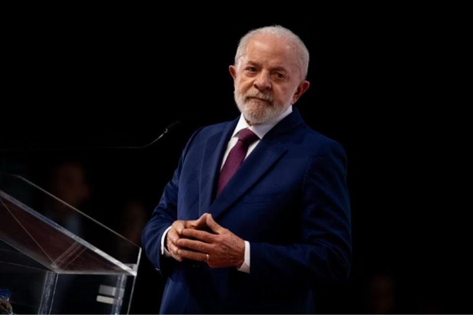 O levantamento aponta um recuo na rejeição do petista