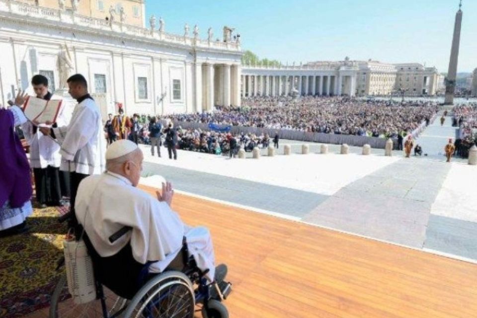 A saudação do Papa ao término da celebração do Jubileu dos Enfermos e do Mundo da Saúde/Foto: Vaticano News A saudação do Papa ao término da celebração do Jubileu dos Enfermos e do Mundo da Saúde/Foto: Vaticano News