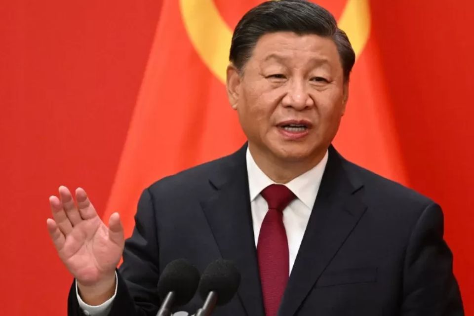 A decisão vem após o mais recente aumento tarifário de Trump contra a China/Crédito: Noel Celis / AFP