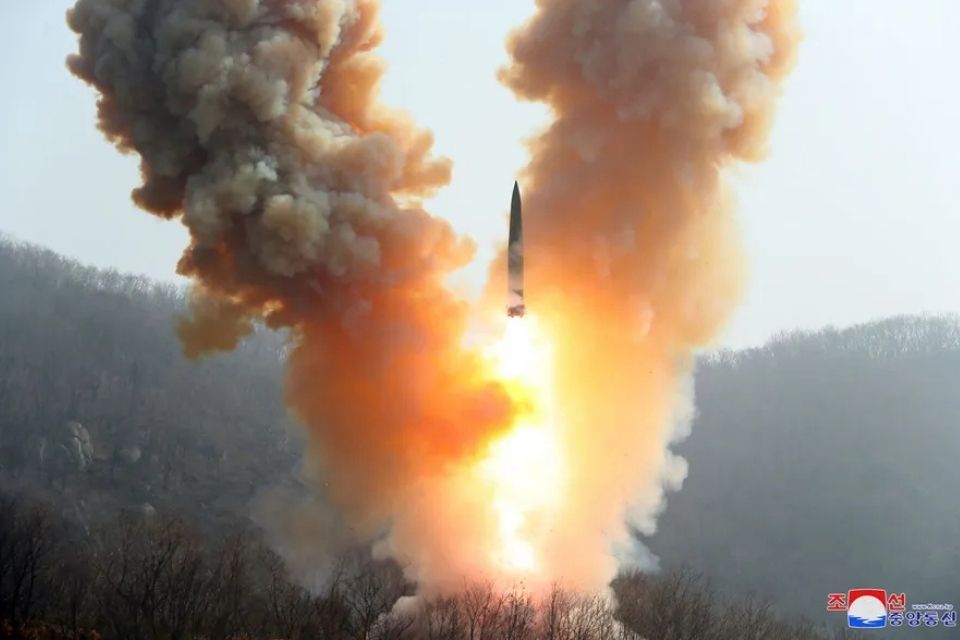 Kim Yo-jong disse que comunicado na cúpula da OTAN apenas revelava o desconforto destes países/foto: Agência Central de Notícias da Coreia do Norte (KCNA) via AFP Kim Yo-jong disse que comunicado na cúpula da OTAN apenas revelava o desconforto destes países/foto: Agência Central de Notícias da Coreia do Norte (KCNA) via AFP