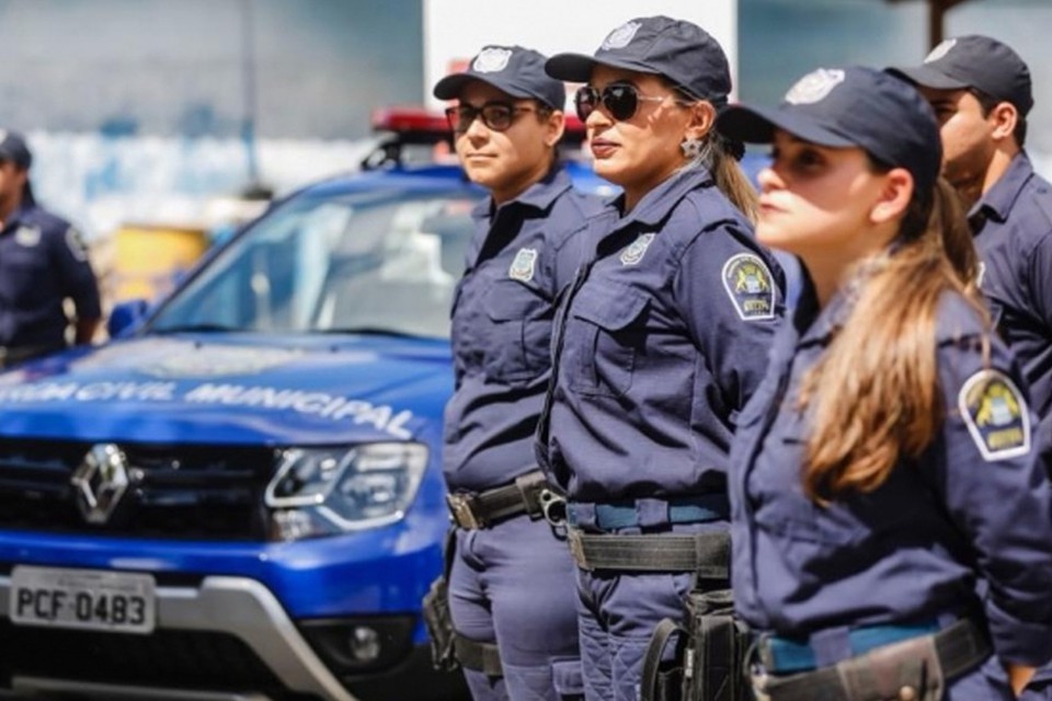 /João Campos protocolou o pedido de cooperação técnica necessário para iniciar o processo de autorização do porte de arma de fogo para os agentes