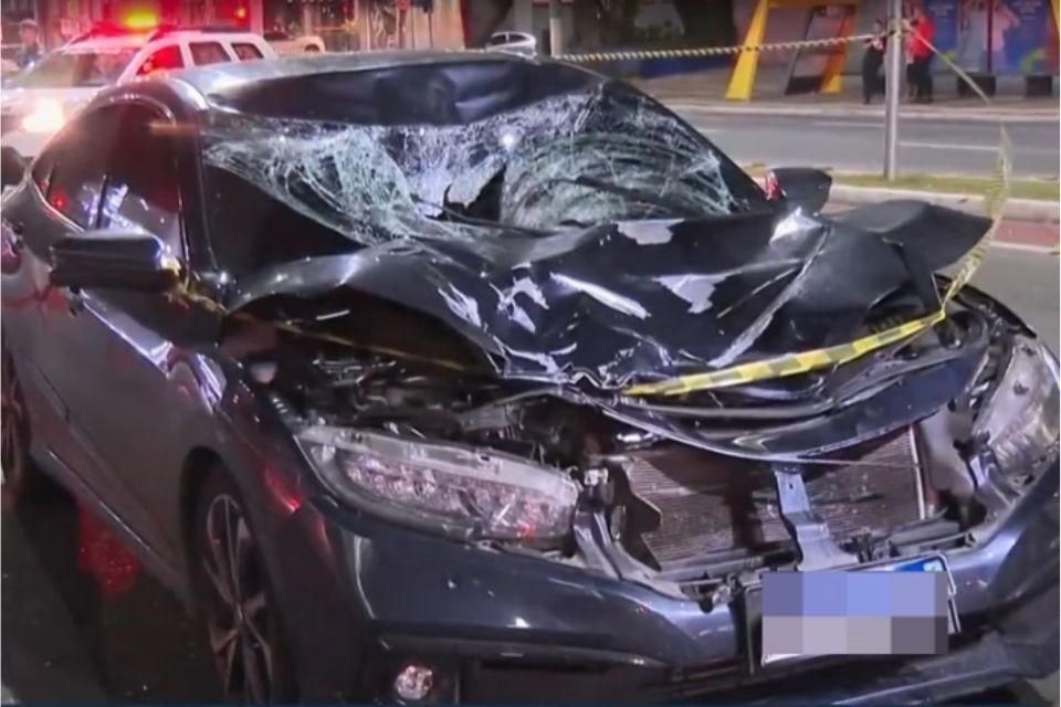 Carro modificado jovens atropeladas/Crédito: Reprodução/Avenida Goiás Carro modificado jovens atropeladas/Crédito: Reprodução/Avenida Goiás