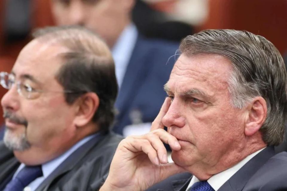 O documento oficializa o início da ação penal que poderá condenar Bolsonaro/Crédito: AFP O documento oficializa o início da ação penal que poderá condenar Bolsonaro/Crédito: AFP