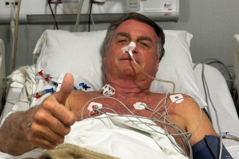 Bolsonaro passou mal na sexta-feira e foi hospitalizado no RN, depois foi transferido para Brasília onde está internado/foto: Reprodução/Redes sociais