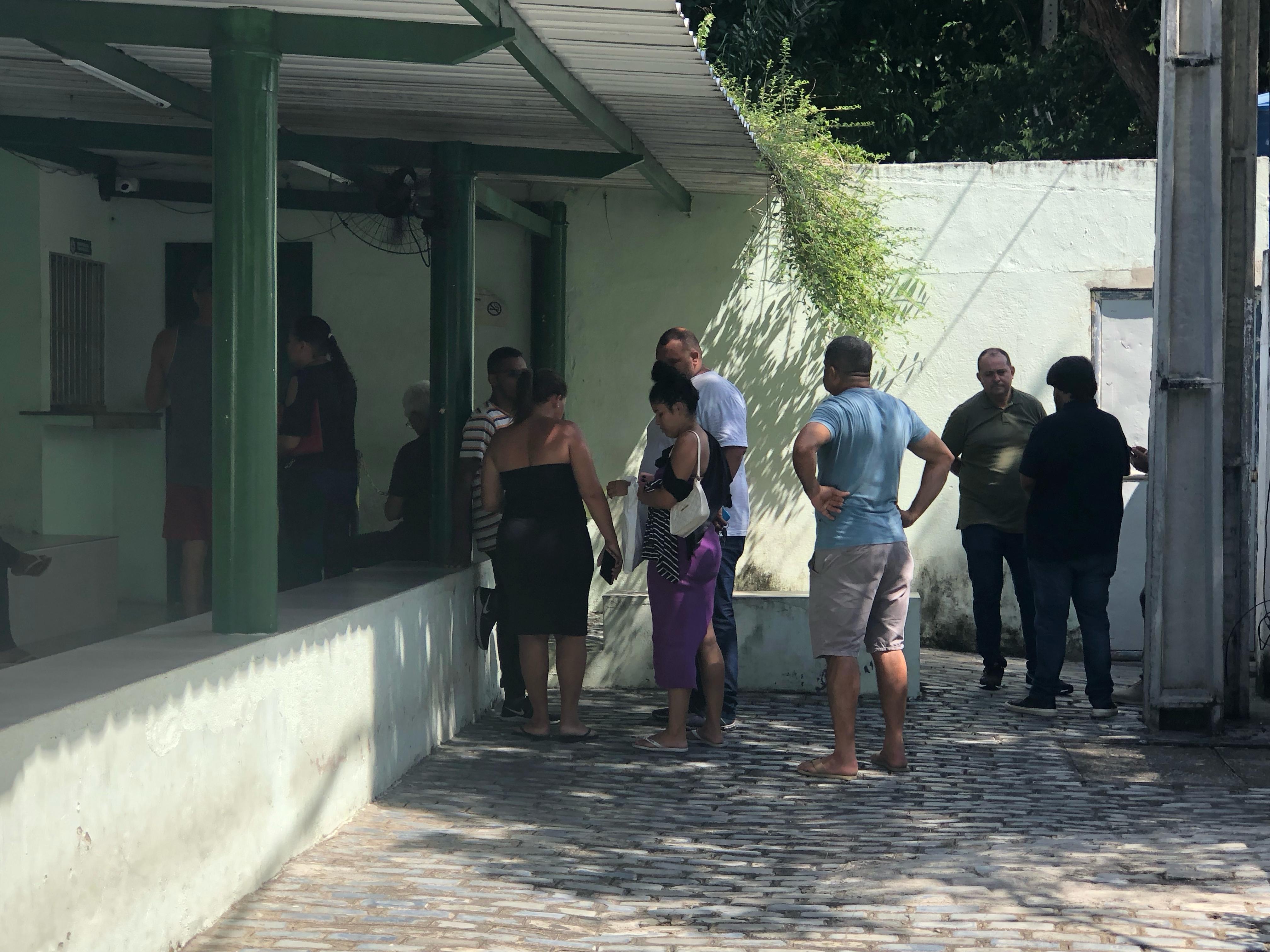 Familiares de criança foram ao IML
