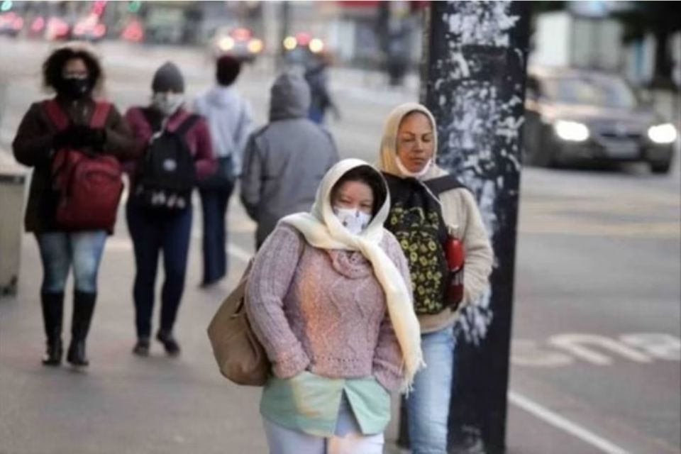 Uma nova frente de frio intenso deve atingir o país a partir de 23 de abril/Crédito: Fábio Vieira / Metrópoles Uma nova frente de frio intenso deve atingir o país a partir de 23 de abril/Crédito: Fábio Vieira / Metrópoles