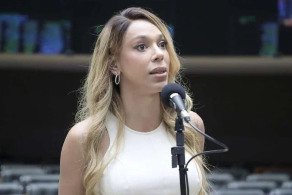 ''Uma situação de violência, de desrespeito, de abuso, inclusive, do poder porque viola um documento brasileiro'', disse a deputada nas redes sociais/foto: Mario Agra/Câmara dos Deputados ''Uma situação de violência, de desrespeito, de abuso, inclusive, do poder porque viola um documento brasileiro'', disse a deputada nas redes sociais/foto: Mario Agra/Câmara dos Deputados