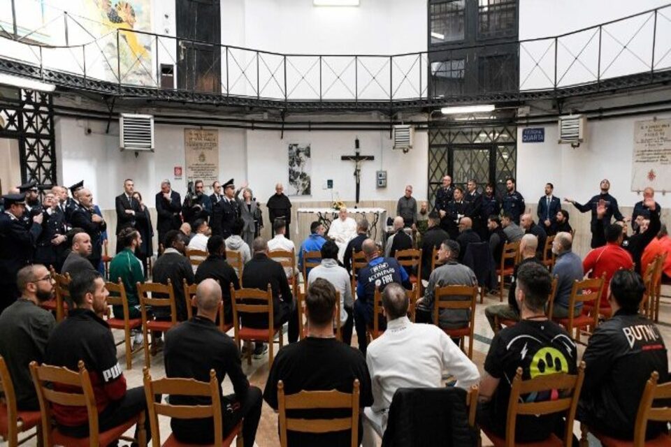 Papa Francisco visita prisão romana de Regina Coeli/Foto: Vatican Media Papa Francisco visita prisão romana de Regina Coeli/Foto: Vatican Media