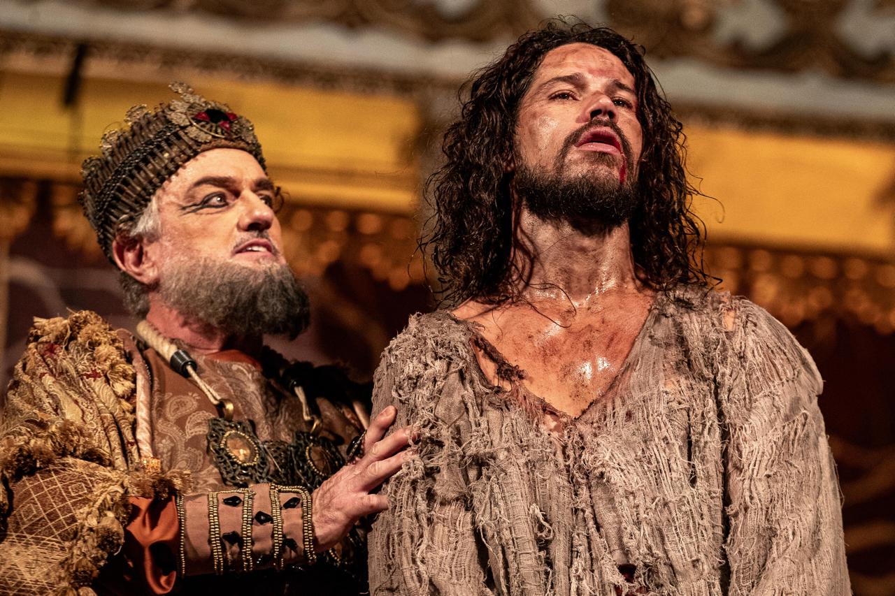/Herodes, interpretado por Werner Schünneman, ao lado de Jesus (José Loreto). Foto: Rafael Vieira/DP /Herodes, interpretado por Werner Schünneman, ao lado de Jesus (José Loreto). Foto: Rafael Vieira/DP