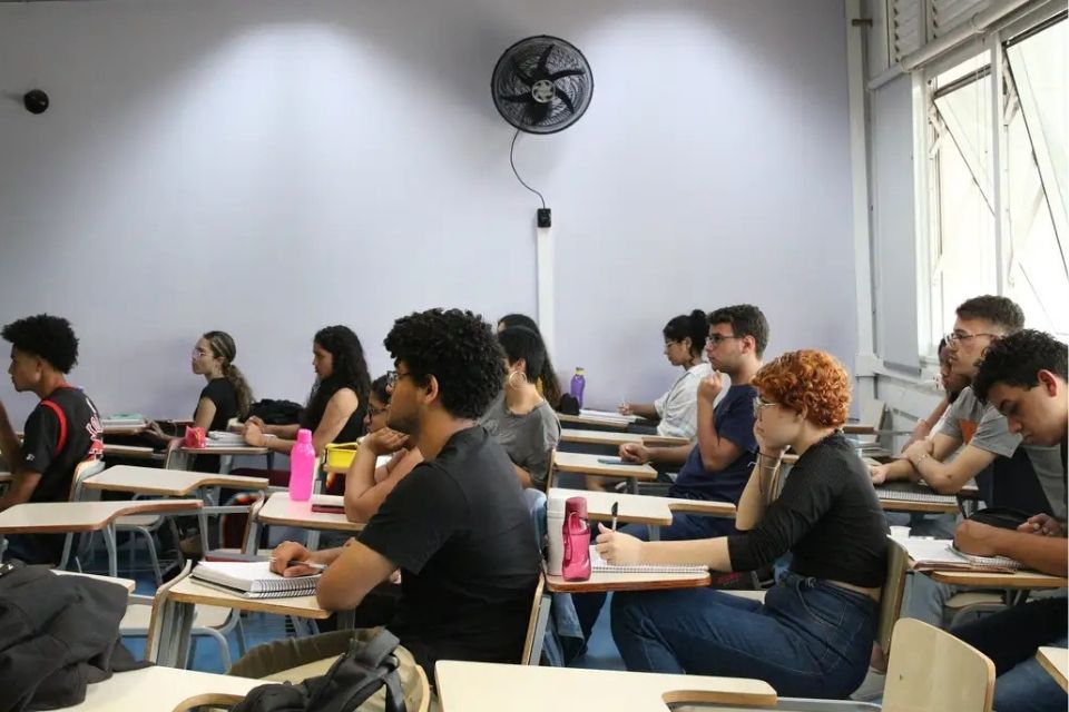 Os salários iniciais devem ser acima de R$ 9 mil, podendo chegar a R$ 21 mil, disse a ministra/foto: Rovena Rosa/Agência Brasil Os salários iniciais devem ser acima de R$ 9 mil, podendo chegar a R$ 21 mil, disse a ministra/foto: Rovena Rosa/Agência Brasil