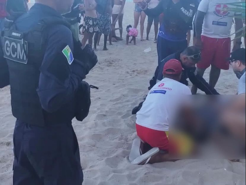 Mulher morreu após queda do paramotor na Praia de Piedade./Foto: Reprodução/Redes sociais Mulher morreu após queda do paramotor na Praia de Piedade./Foto: Reprodução/Redes sociais