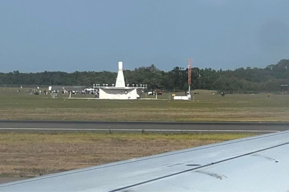 Passageiros de avião com destino a Cincinnati foram evacuados com segurança/foto: Reprodução Passageiros de avião com destino a Cincinnati foram evacuados com segurança/foto: Reprodução