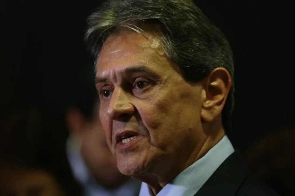 A tentativa da defesa de Jefferson foi a de desclassificar o delito de homicídio tentado para lesão corporal leve ou crime de dano ao patrimônio público/foto: Valter Campanato/Agência Brasil A tentativa da defesa de Jefferson foi a de desclassificar o delito de homicídio tentado para lesão corporal leve ou crime de dano ao patrimônio público/foto: Valter Campanato/Agência Brasil