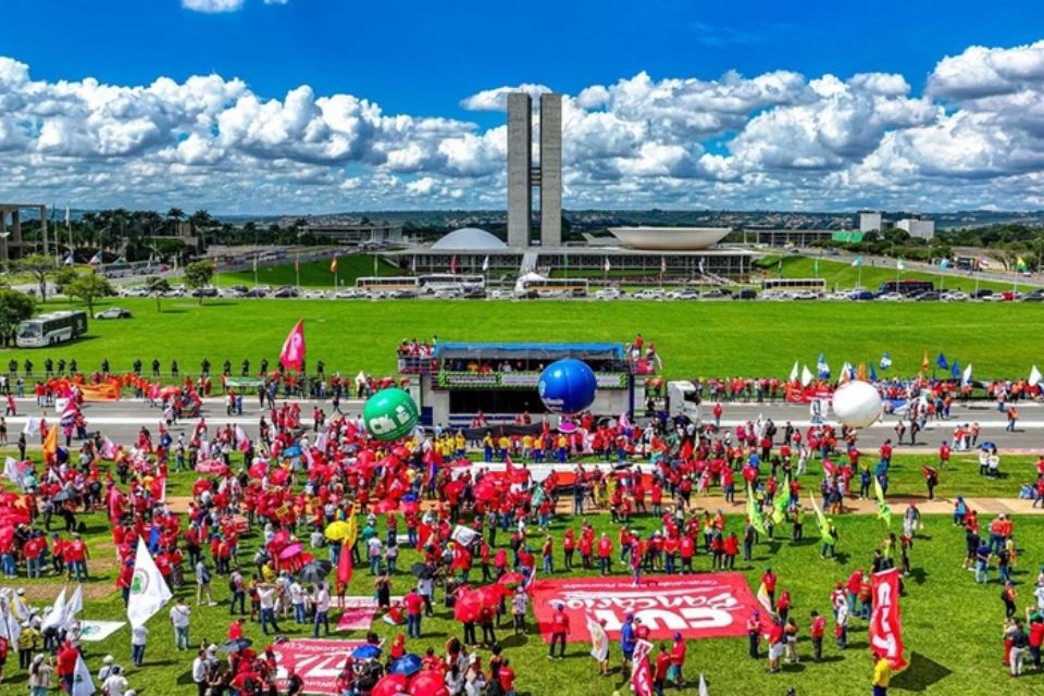Marcha da Classe Trabalhadora, em Brasília/foto: LUZO COMUNICAÇÃO/SINPRO-DF Marcha da Classe Trabalhadora, em Brasília/foto: LUZO COMUNICAÇÃO/SINPRO-DF