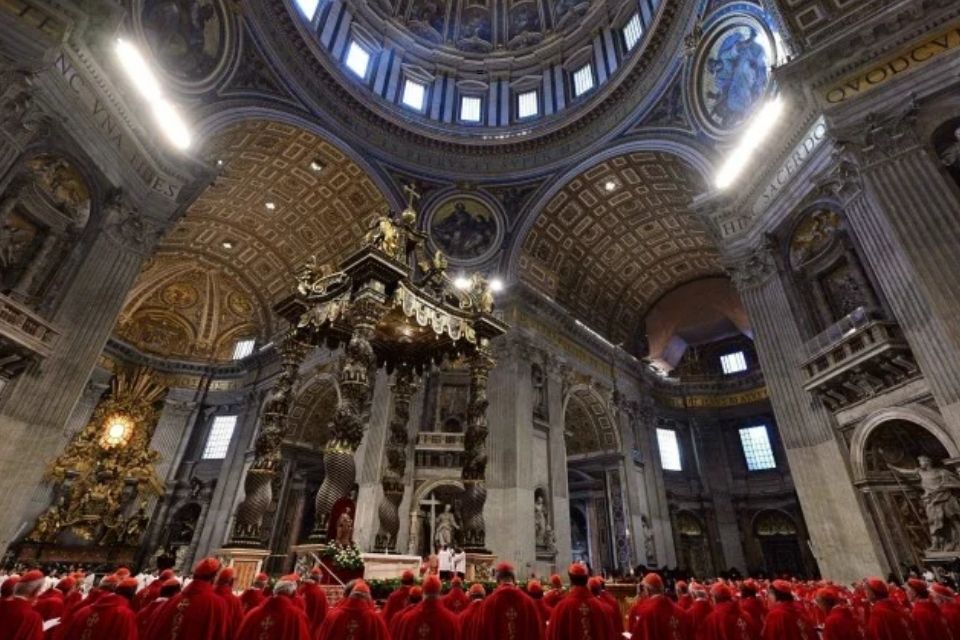 Durante a elei&ccedil;&atilde;o do sucessor de Francisco cardeais far&atilde;o juramento em defesa do direito espiritual e temporal/Foto: AFP