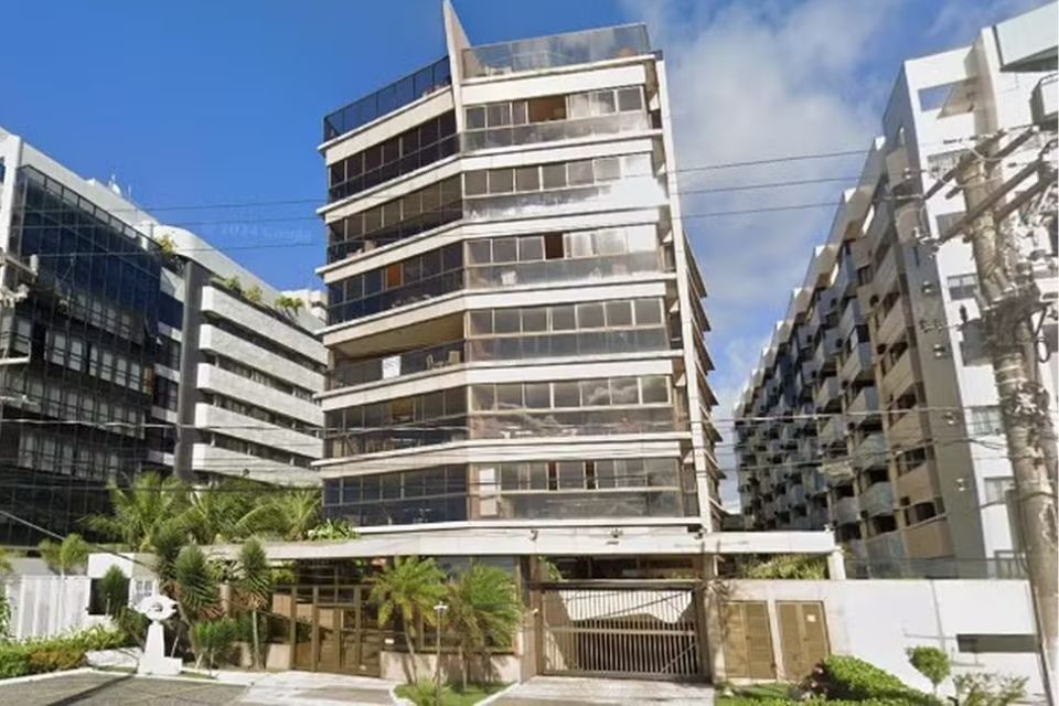Edifício onde Collor vai cumprir prisão domiciliar