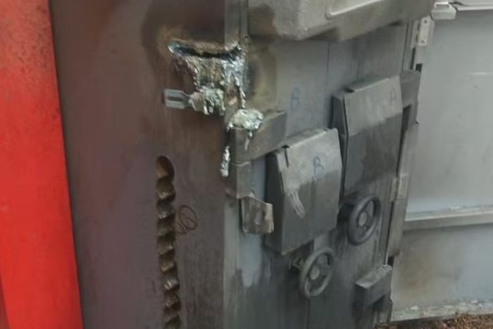 O caixa ficou danificado/Foto: Reprodu&ccedil;&atilde;o/Redes sociais