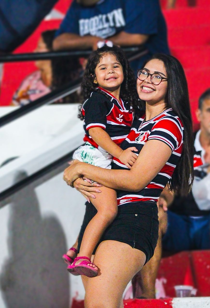 Torcedora do Santa Cruz, Andrezza Melo e sua filha