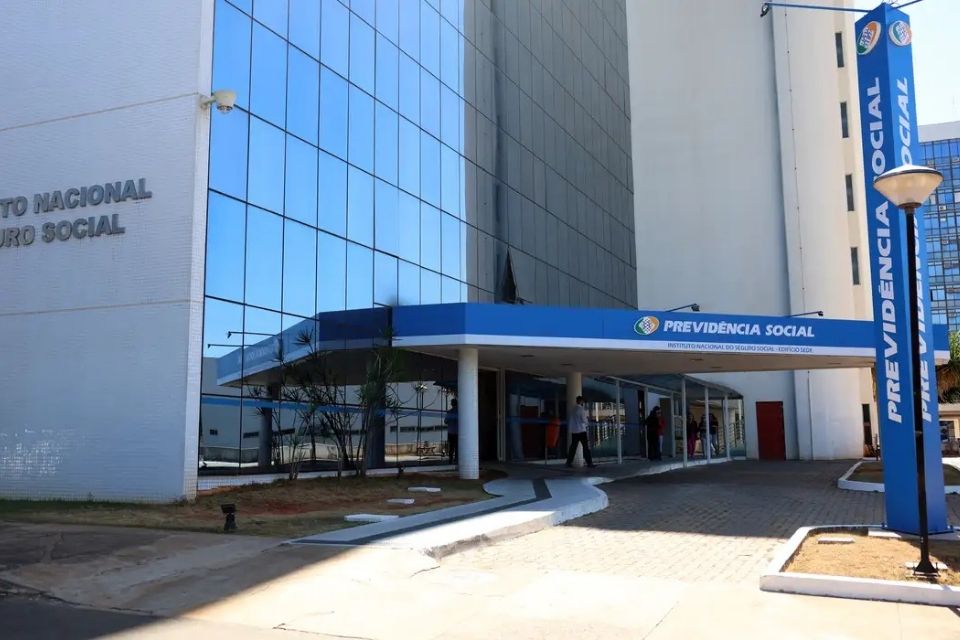 A pasta instituiu um Grupo Especial, com suporte da Dataprev e do próprio INSS, para resolver a situação causada a milhões de aposentados e pensionistas