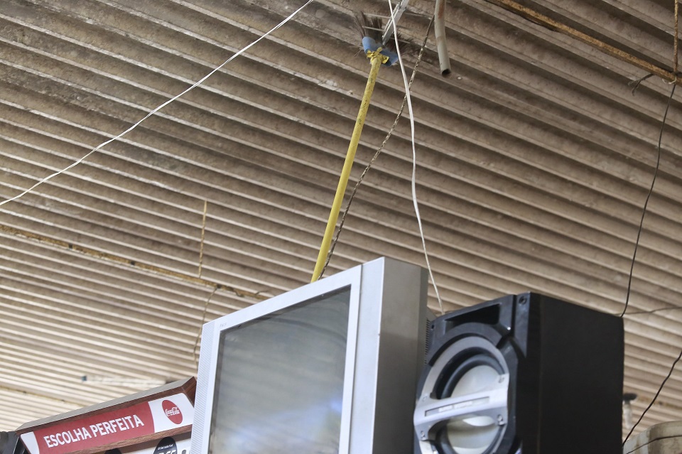 Alguns comerciantes cobram reforma do local