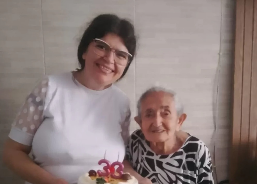 A mulher matou a avó com um tiro de uma arma que pertencia ao seu marido, segundo o MPPE./Foto: Reprodução. A mulher matou a avó com um tiro de uma arma que pertencia ao seu marido, segundo o MPPE./Foto: Reprodução.