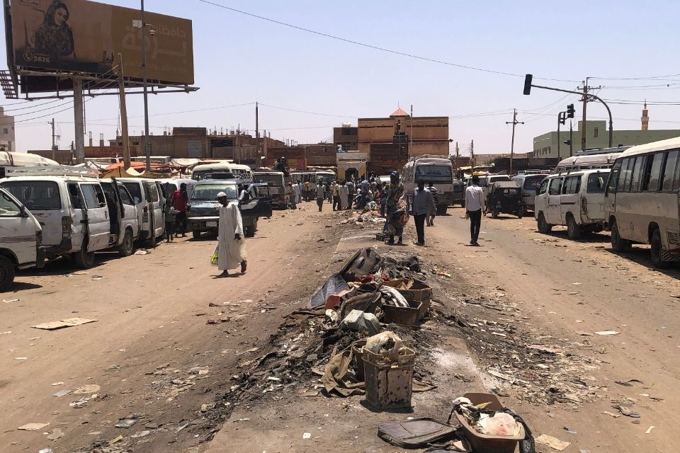 O conflito no Sudão já causou milhares de mortos, com uma estimativa de 150 mil vitimas fatais