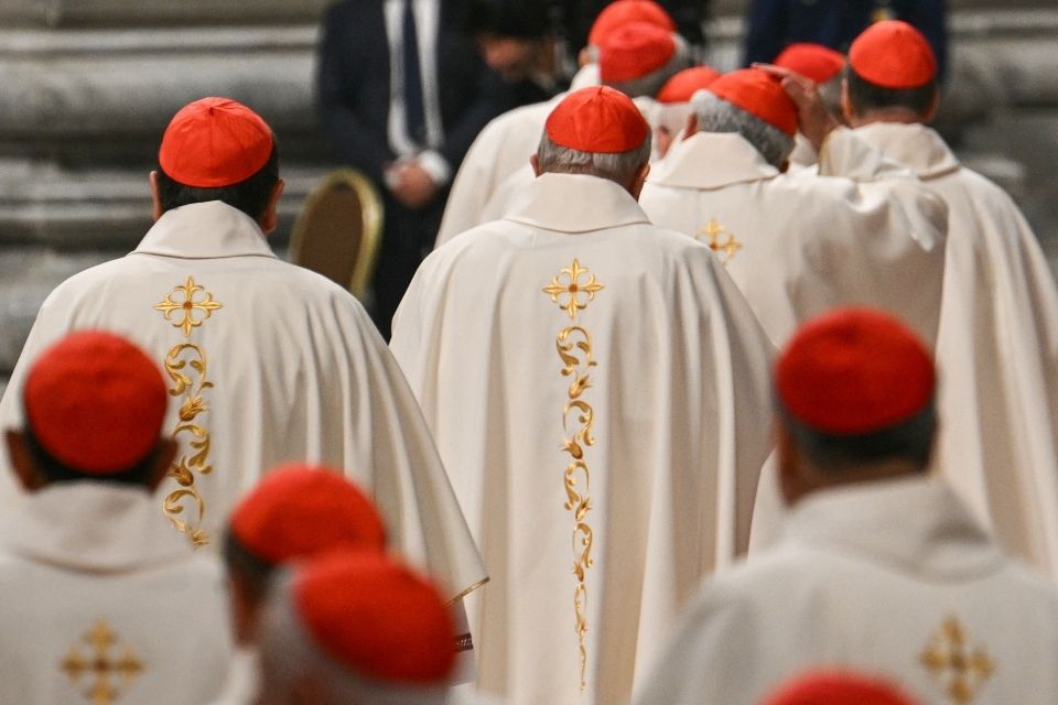 Apelo ocorreu em última reunião preparatória antes do conclave/foto: ALBERTO PIZZOLI/AFP