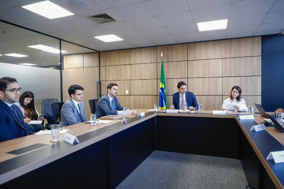 Presidente de Suape em reunião no Ministério de Portos e Aeroportos