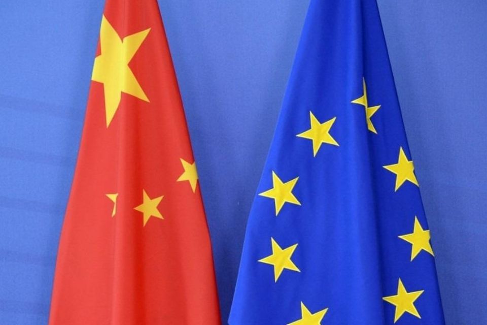 União Europeia e China estreitam laços e suspendem sanções recíprocas