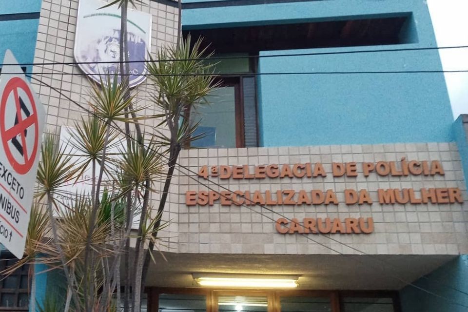 A mulher foi levada para uma delegacia da cidade/Foto: Reprodução/Instagram A mulher foi levada para uma delegacia da cidade/Foto: Reprodução/Instagram