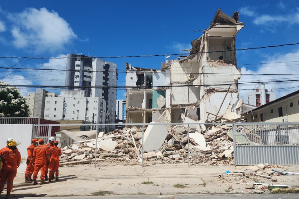O prédio foi desocupado dois dias antes de desabar/Foto: Marília Parente/DP O prédio foi desocupado dois dias antes de desabar/Foto: Marília Parente/DP