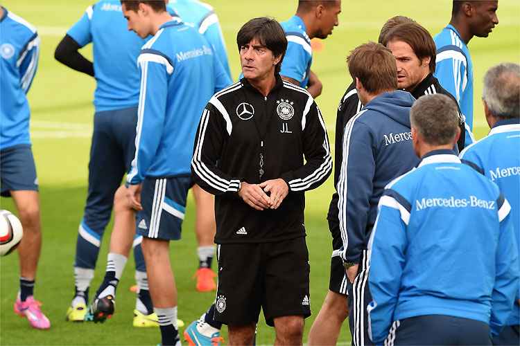 Jornal catalão noticia suposto desejo de Joachim Löw de deixar Alemanha e treinar Barcelona 