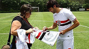 Kaká fez seu jogo de despedida nessa passagem pelo São Paulo contra o Figueirense