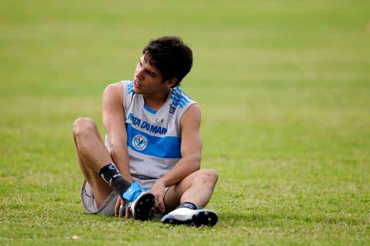 Meia Thiago Laranjeira, ex-Santa Cruz e Náutico, vai comandar o meio-campo do Central no Estadual