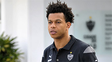 Edcarlos deve seguir na Cidade do Galo