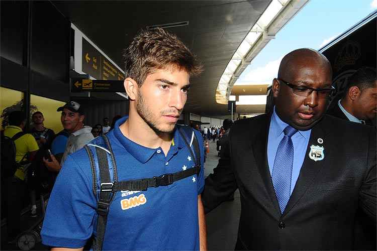 Lucas Silva manifestou intenção de defender o Real Madrid em 2015, mas desperta interesse do Arsenal