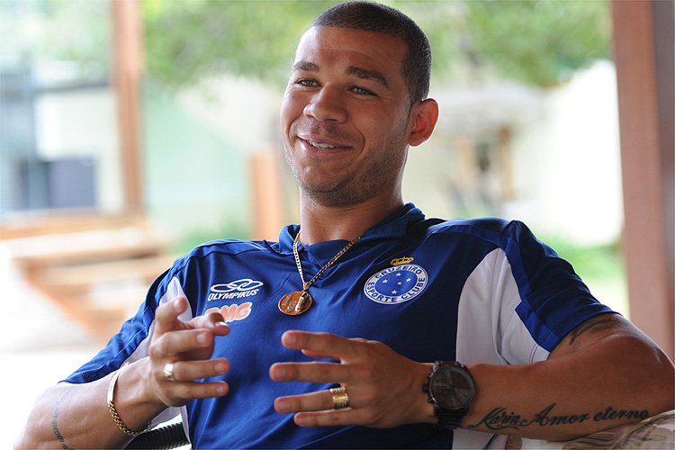 Nilton chegou ao Cruzeiro no início de 2013, foi bicampeão brasileiro e conquistou um Campeonato Mineiro