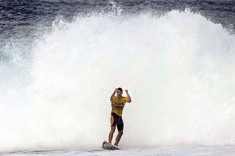 Comoção no Havaí e no Brasil: Gabriel Medina conquistou primeiro título mundial para o país no surfe