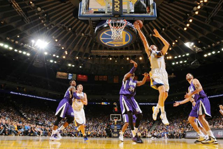 Líderes da NBA tem encontro marcado com Lakers na madrugada de terça para quarta