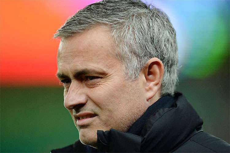 Constantemente criticado pela imprensa inglesa, José Mourinho ganhou apoio de Alex Ferguson 